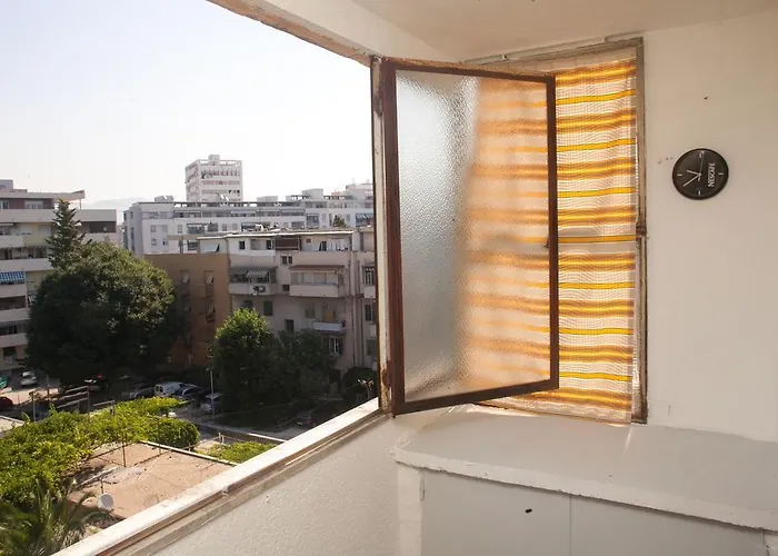 Appartement Anavi 93 *