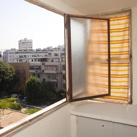 Apartman Anavi 93 *